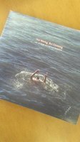 「手を振ってるんじゃない、溺れているんだ」というタイトルのロイル・カーナーの新作が深い。ここ数日はこればかり聞いている。