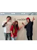 こだわりのバンドサウンドとユーモラスな歌詞――MOSHIMOが唯一無二のバンドでいられる理由がわかる最新インタビュー、WEBで公開中！