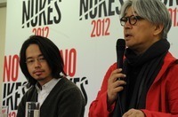脱原発を訴えるロック・フェス「NO NUKES 2012」開催発表。発起人・坂本龍一と、参加アーティスト代表・後藤正文が記者会見