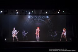 X JAPAN・hide、時空を超えた”ホログラフィックライブ”初日レポ！ 22年越しの夢が涙の実現！