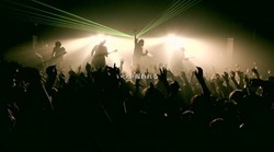 UVERworld、新曲“一滴の影響”ムービー公開。TAKUYA∞の熱いメッセージも