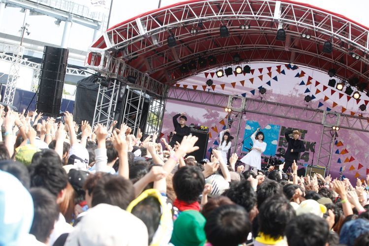 TOKYO METROPOLITAN ROCK FESTIVAL 2014（1日目）@新木場　若洲公園 - ゲスの極み乙女。