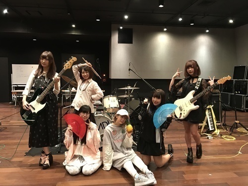 miwa大阪城ホールに密着、ミセスのソロ連載第3回目は？……オフショット公開 - バンドじゃないもん！
