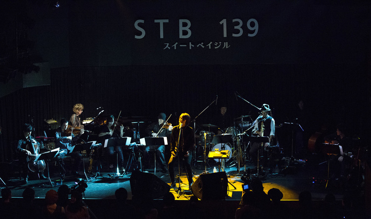 吉井和哉、ソロデビュー10周年プレミアムライヴのLIVE CDを完全限定受注生産で発売